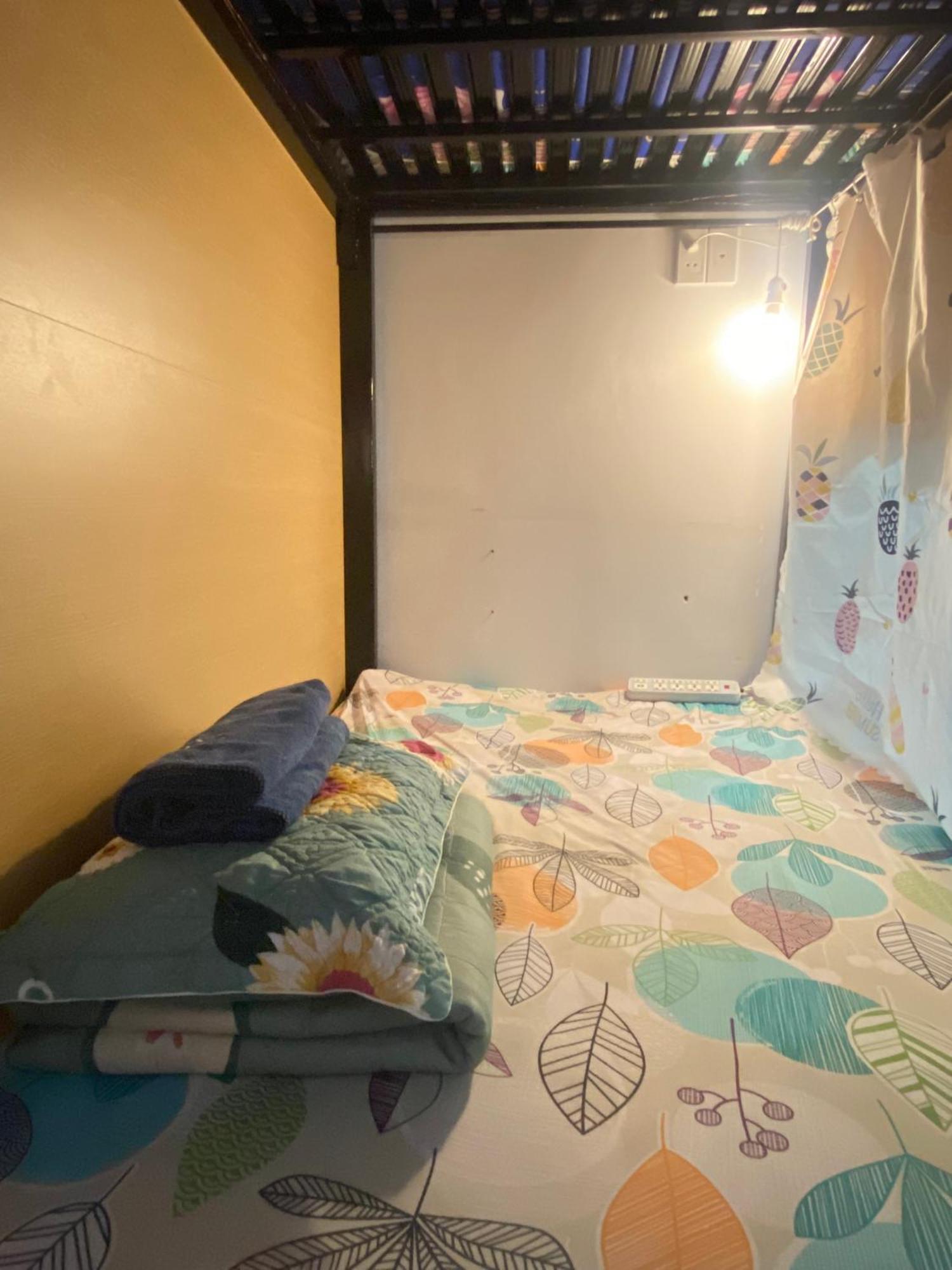 Капсульный отель Start House Capsule 5 Min Walk To The Airport *